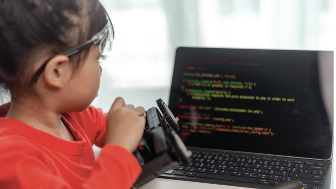 From Sandbox to Syntax: The right age to start coding